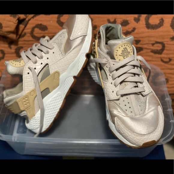 Nike Air Huarache Size 8.5W - Picture 5 of 6